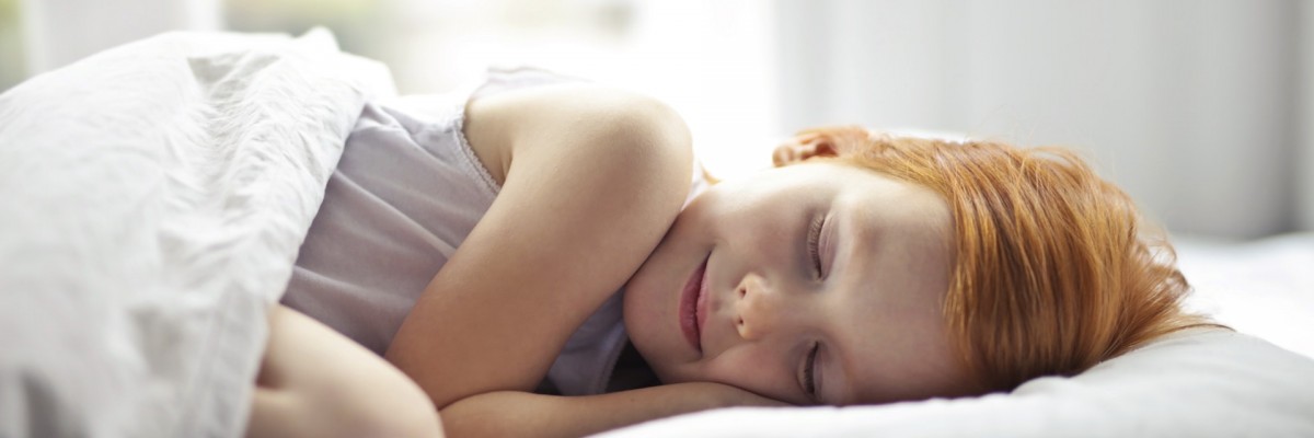 Cât trebuie să doarmă copiii?